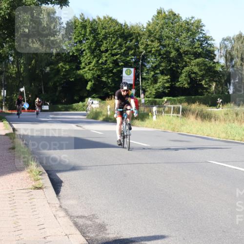 25.08.2024 - Elbe Triathlon Hamburg Fuchs,  Jonas http://msf.ph/oto/6852814 25.08.2024 09:16:16 Radfahren 177, 78, 181 meine-sportfotos.de