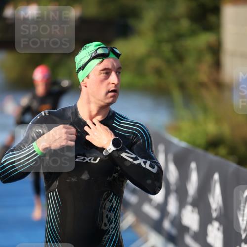 25.08.2024 - Elbe Triathlon Hamburg H.Heesch http://msf.ph/oto/6852823 25.08.2024 09:00:43 Schwimmen 226, 230, 235, 248, 252, 258 meine-sportfotos.de