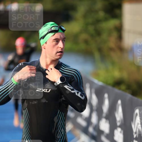 25.08.2024 - Elbe Triathlon Hamburg H.Heesch http://msf.ph/oto/6852832 25.08.2024 09:00:43 Schwimmen 226, 230, 235, 248, 252, 258 meine-sportfotos.de