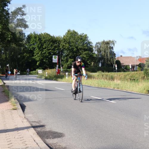 25.08.2024 - Elbe Triathlon Hamburg Fuchs,  Jonas http://msf.ph/oto/6852850 25.08.2024 09:16:16 Radfahren 177, 78, 181 meine-sportfotos.de