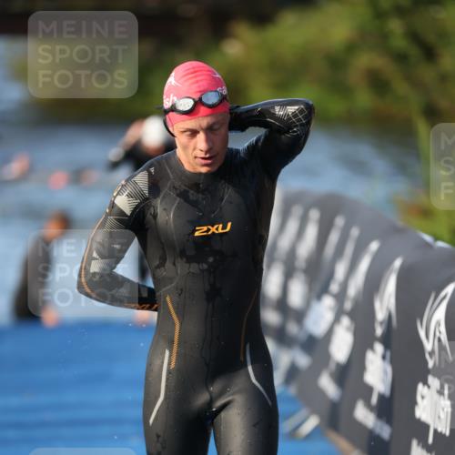 25.08.2024 - Elbe Triathlon Hamburg H.Heesch http://msf.ph/oto/6852867 25.08.2024 09:00:46 Schwimmen 226, 230, 235, 248, 252, 258 meine-sportfotos.de
