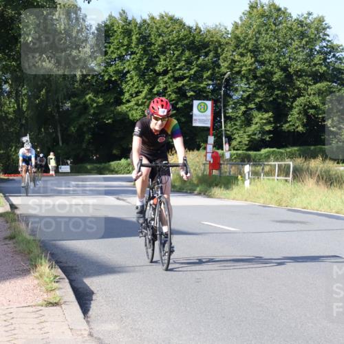 25.08.2024 - Elbe Triathlon Hamburg Fuchs,  Jonas http://msf.ph/oto/6852898 25.08.2024 09:16:21 Radfahren 177, 78, 181, 67, 330, 101 meine-sportfotos.de