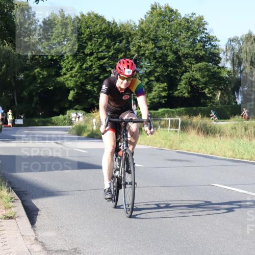 25.08.2024 - Elbe Triathlon Hamburg Fuchs,  Jonas http://msf.ph/oto/6852915 25.08.2024 09:16:21 Radfahren 177, 78, 181, 67, 330, 101 meine-sportfotos.de