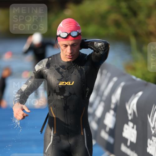 25.08.2024 - Elbe Triathlon Hamburg H.Heesch http://msf.ph/oto/6852921 25.08.2024 09:00:46 Schwimmen 226, 230, 235, 248, 252, 258 meine-sportfotos.de