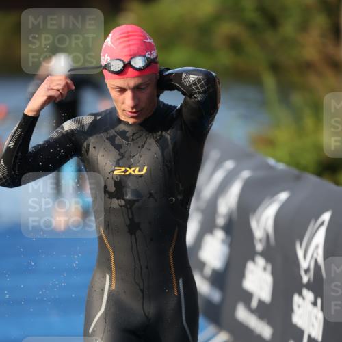 25.08.2024 - Elbe Triathlon Hamburg H.Heesch http://msf.ph/oto/6852945 25.08.2024 09:00:46 Schwimmen 226, 230, 235, 248, 252, 258 meine-sportfotos.de