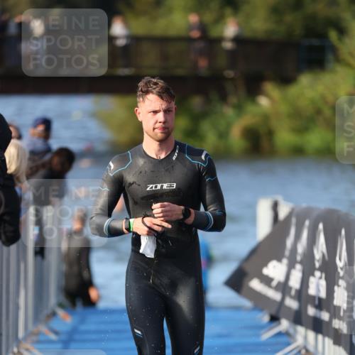 25.08.2024 - Elbe Triathlon Hamburg H.Heesch http://msf.ph/oto/6852962 25.08.2024 09:00:52 Schwimmen 226, 230, 252, 258, 309 meine-sportfotos.de