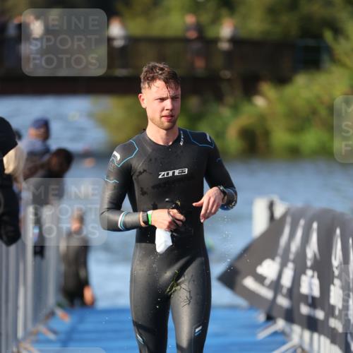 25.08.2024 - Elbe Triathlon Hamburg H.Heesch http://msf.ph/oto/6852990 25.08.2024 09:00:52 Schwimmen 226, 230, 252, 258, 309 meine-sportfotos.de