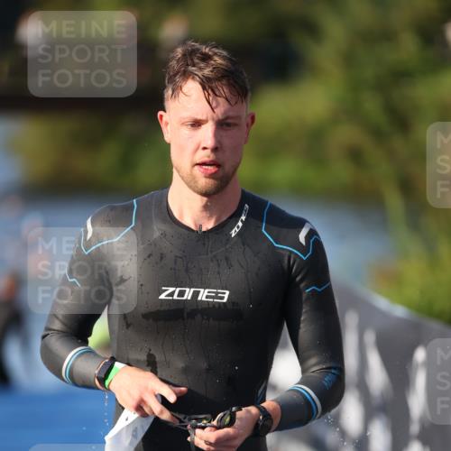 25.08.2024 - Elbe Triathlon Hamburg H.Heesch http://msf.ph/oto/6853038 25.08.2024 09:00:54 Schwimmen 226, 230, 252, 258, 309 meine-sportfotos.de