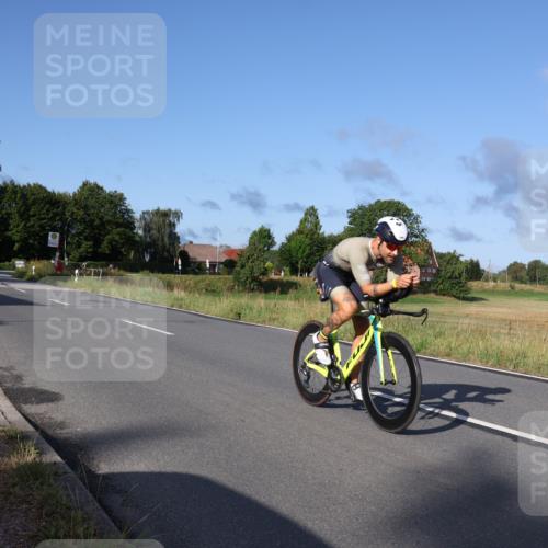 25.08.2024 - Elbe Triathlon Hamburg Fuchs,  Jonas http://msf.ph/oto/6853047 25.08.2024 09:16:26 Radfahren 181, 67, 330, 101, 72, 127 meine-sportfotos.de