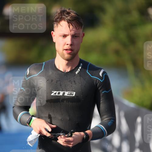25.08.2024 - Elbe Triathlon Hamburg H.Heesch http://msf.ph/oto/6853048 25.08.2024 09:00:54 Schwimmen 226, 230, 252, 258, 309 meine-sportfotos.de