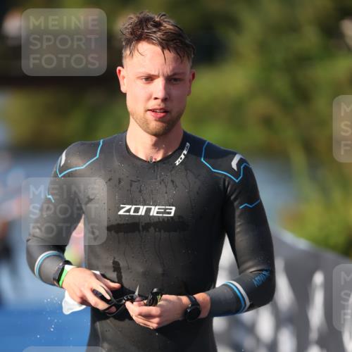 25.08.2024 - Elbe Triathlon Hamburg H.Heesch http://msf.ph/oto/6853054 25.08.2024 09:00:54 Schwimmen 226, 230, 252, 258, 309 meine-sportfotos.de