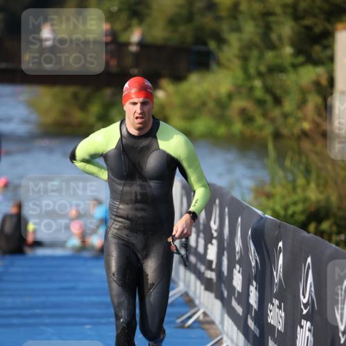 25.08.2024 - Elbe Triathlon Hamburg H.Heesch http://msf.ph/oto/6853118 25.08.2024 09:01:06 Schwimmen 226, 238, 270, 309 meine-sportfotos.de