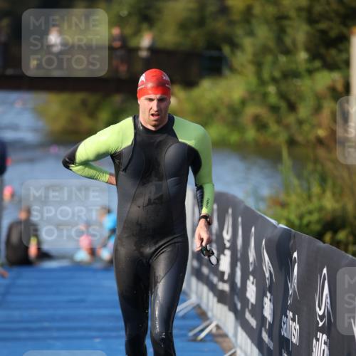 25.08.2024 - Elbe Triathlon Hamburg H.Heesch http://msf.ph/oto/6853145 25.08.2024 09:01:06 Schwimmen 226, 238, 270, 309 meine-sportfotos.de