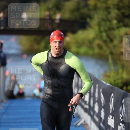 25.08.2024 - Elbe Triathlon Hamburg H.Heesch http://msf.ph/oto/6853195 25.08.2024 09:01:06 Schwimmen 226, 238, 270, 309 meine-sportfotos.de