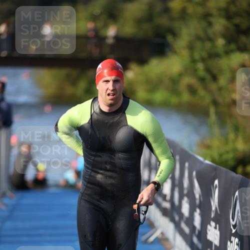 25.08.2024 - Elbe Triathlon Hamburg H.Heesch http://msf.ph/oto/6853203 25.08.2024 09:01:06 Schwimmen 226, 238, 270, 309 meine-sportfotos.de