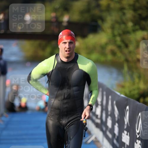 25.08.2024 - Elbe Triathlon Hamburg H.Heesch http://msf.ph/oto/6853225 25.08.2024 09:01:07 Schwimmen 226, 238, 270, 284, 309 meine-sportfotos.de