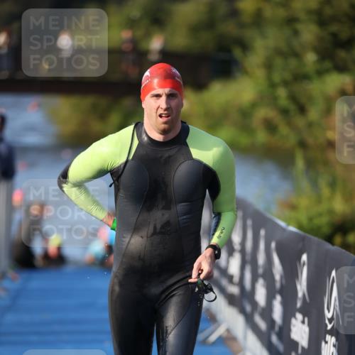 25.08.2024 - Elbe Triathlon Hamburg H.Heesch http://msf.ph/oto/6853233 25.08.2024 09:01:07 Schwimmen 226, 238, 270, 284, 309 meine-sportfotos.de