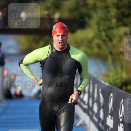 25.08.2024 - Elbe Triathlon Hamburg H.Heesch http://msf.ph/oto/6853242 25.08.2024 09:01:07 Schwimmen 226, 238, 270, 284, 309 meine-sportfotos.de