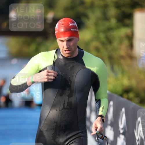 25.08.2024 - Elbe Triathlon Hamburg H.Heesch http://msf.ph/oto/6853301 25.08.2024 09:01:07 Schwimmen 226, 238, 270, 284, 309 meine-sportfotos.de