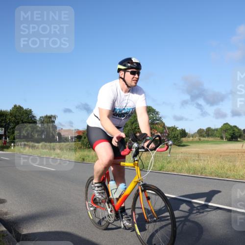25.08.2024 - Elbe Triathlon Hamburg Fuchs,  Jonas http://msf.ph/oto/6853375 25.08.2024 09:16:38 Radfahren 127, 118, 254, 123, 173, 314 meine-sportfotos.de