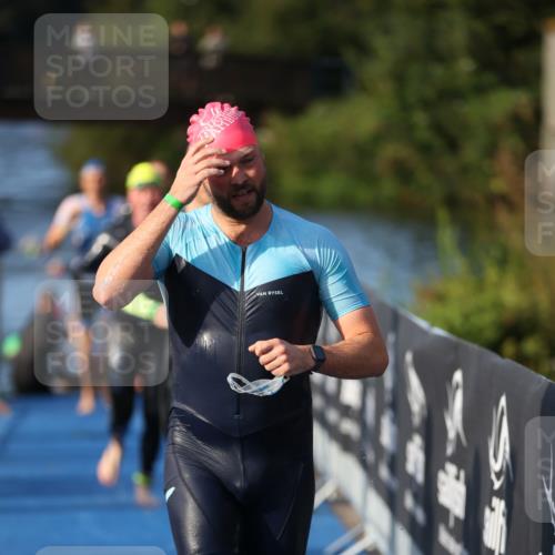 25.08.2024 - Elbe Triathlon Hamburg H.Heesch http://msf.ph/oto/6853400 25.08.2024 09:01:19 Schwimmen 175, 210, 238, 270, 284, 293, 309, 318 meine-sportfotos.de