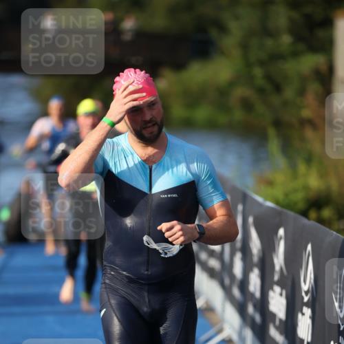 25.08.2024 - Elbe Triathlon Hamburg H.Heesch http://msf.ph/oto/6853406 25.08.2024 09:01:19 Schwimmen 175, 210, 238, 270, 284, 293, 309, 318 meine-sportfotos.de