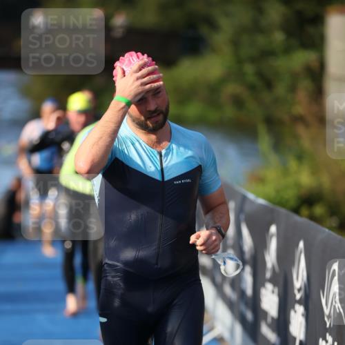 25.08.2024 - Elbe Triathlon Hamburg H.Heesch http://msf.ph/oto/6853444 25.08.2024 09:01:19 Schwimmen 175, 210, 238, 270, 284, 293, 309, 318 meine-sportfotos.de