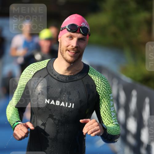25.08.2024 - Elbe Triathlon Hamburg H.Heesch http://msf.ph/oto/6853475 25.08.2024 09:01:21 Schwimmen 175, 210, 238, 270, 284, 293, 309, 318 meine-sportfotos.de