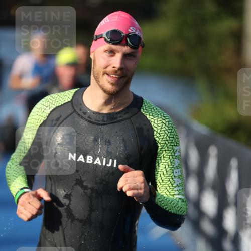 25.08.2024 - Elbe Triathlon Hamburg H.Heesch http://msf.ph/oto/6853481 25.08.2024 09:01:21 Schwimmen 175, 210, 238, 270, 284, 293, 309, 318 meine-sportfotos.de