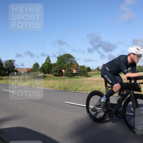 25.08.2024 - Elbe Triathlon Hamburg Fuchs,  Jonas http://msf.ph/oto/6853496 25.08.2024 09:16:59 Radfahren 106, 108, 277, 59 meine-sportfotos.de