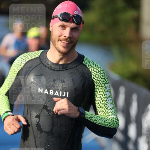 25.08.2024 - Elbe Triathlon Hamburg H.Heesch http://msf.ph/oto/6853505 25.08.2024 09:01:21 Schwimmen 175, 210, 238, 270, 284, 293, 309, 318 meine-sportfotos.de