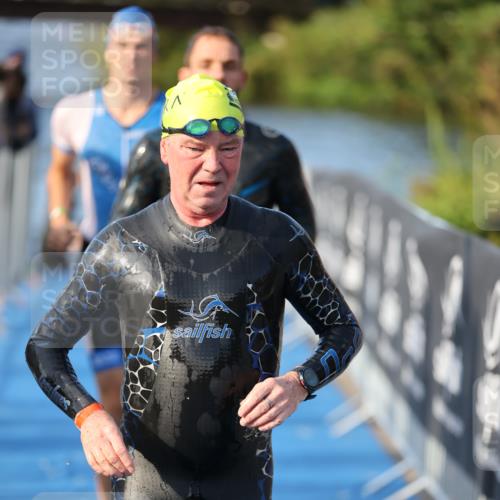 25.08.2024 - Elbe Triathlon Hamburg H.Heesch http://msf.ph/oto/6853554 25.08.2024 09:01:24 Schwimmen 175, 210, 215, 238, 270, 284, 293, 309, 318 meine-sportfotos.de