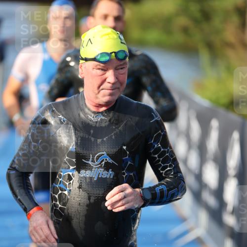 25.08.2024 - Elbe Triathlon Hamburg H.Heesch http://msf.ph/oto/6853651 25.08.2024 09:01:24 Schwimmen 175, 210, 215, 238, 270, 284, 293, 309, 318 meine-sportfotos.de