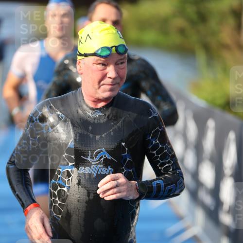 25.08.2024 - Elbe Triathlon Hamburg H.Heesch http://msf.ph/oto/6853659 25.08.2024 09:01:24 Schwimmen 175, 210, 215, 238, 270, 284, 293, 309, 318 meine-sportfotos.de