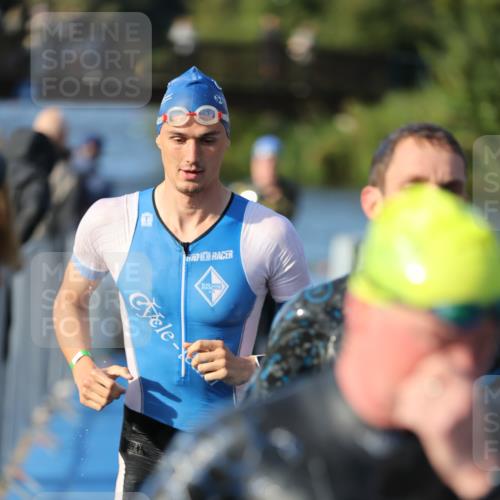 25.08.2024 - Elbe Triathlon Hamburg H.Heesch http://msf.ph/oto/6853669 25.08.2024 09:01:25 Schwimmen 175, 210, 215, 238, 270, 284, 293, 318 meine-sportfotos.de
