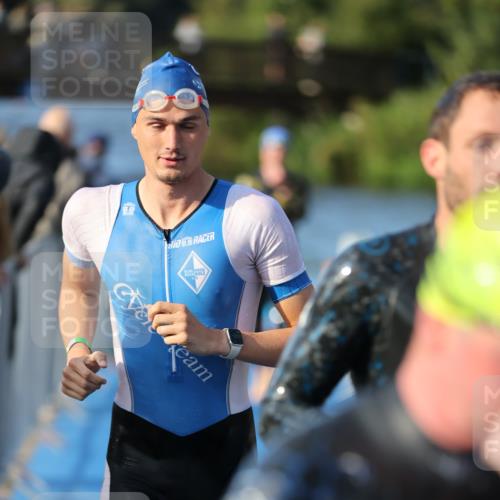 25.08.2024 - Elbe Triathlon Hamburg H.Heesch http://msf.ph/oto/6853689 25.08.2024 09:01:25 Schwimmen 175, 210, 215, 238, 270, 284, 293, 318 meine-sportfotos.de