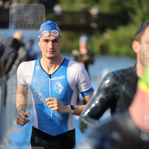 25.08.2024 - Elbe Triathlon Hamburg H.Heesch http://msf.ph/oto/6853696 25.08.2024 09:01:25 Schwimmen 175, 210, 215, 238, 270, 284, 293, 318 meine-sportfotos.de