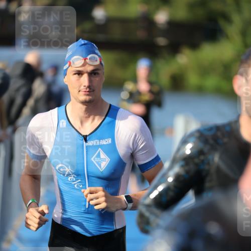 25.08.2024 - Elbe Triathlon Hamburg H.Heesch http://msf.ph/oto/6853705 25.08.2024 09:01:25 Schwimmen 175, 210, 215, 238, 270, 284, 293, 318 meine-sportfotos.de