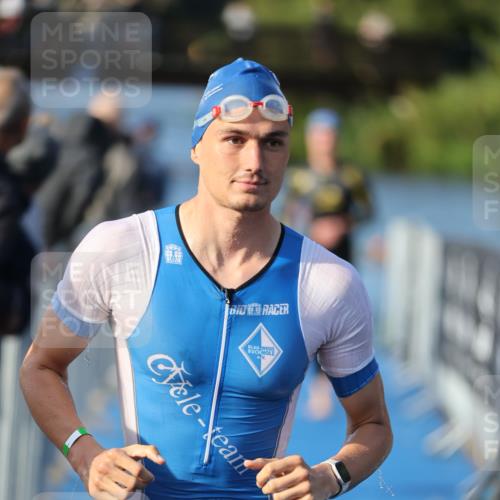 25.08.2024 - Elbe Triathlon Hamburg H.Heesch http://msf.ph/oto/6853734 25.08.2024 09:01:26 Schwimmen 175, 210, 215, 238, 270, 284, 293, 318 meine-sportfotos.de