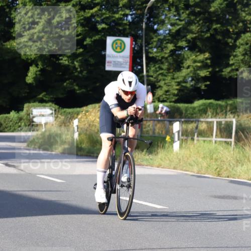 25.08.2024 - Elbe Triathlon Hamburg Fuchs,  Jonas http://msf.ph/oto/6853752 25.08.2024 09:17:35 Radfahren 256, 257 meine-sportfotos.de