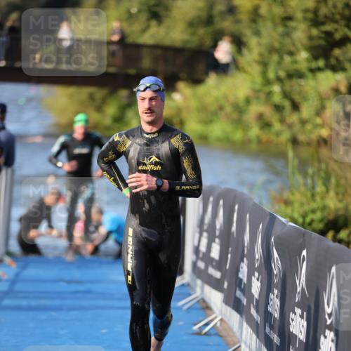 25.08.2024 - Elbe Triathlon Hamburg H.Heesch http://msf.ph/oto/6853764 25.08.2024 09:01:28 Schwimmen 135, 175, 210, 215, 238, 270, 284, 293, 318 meine-sportfotos.de