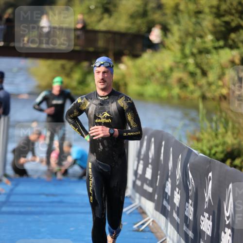 25.08.2024 - Elbe Triathlon Hamburg H.Heesch http://msf.ph/oto/6853772 25.08.2024 09:01:28 Schwimmen 135, 175, 210, 215, 238, 270, 284, 293, 318 meine-sportfotos.de