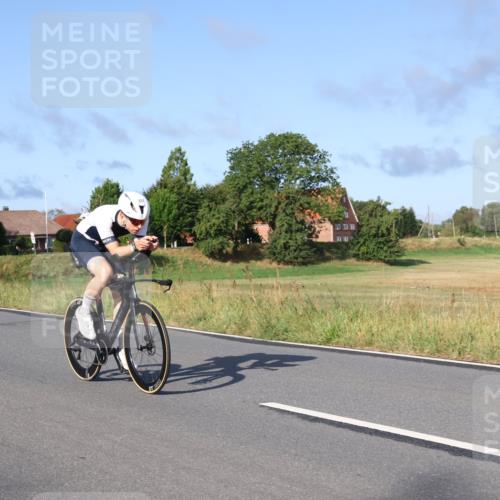 25.08.2024 - Elbe Triathlon Hamburg Fuchs,  Jonas http://msf.ph/oto/6853796 25.08.2024 09:17:36 Radfahren 256, 257, 1851 meine-sportfotos.de