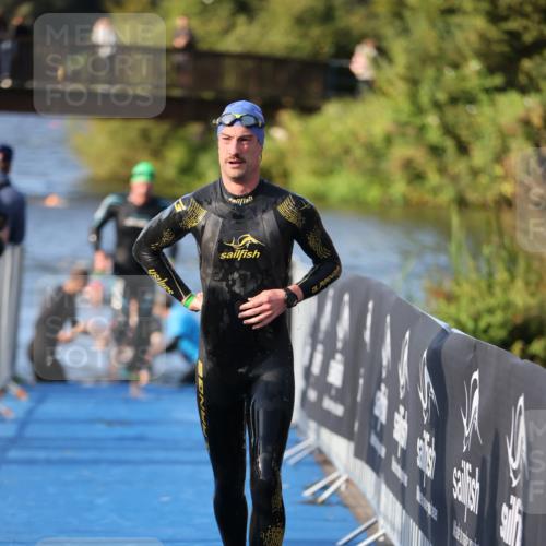 25.08.2024 - Elbe Triathlon Hamburg H.Heesch http://msf.ph/oto/6853808 25.08.2024 09:01:28 Schwimmen 135, 175, 210, 215, 238, 270, 284, 293, 318 meine-sportfotos.de