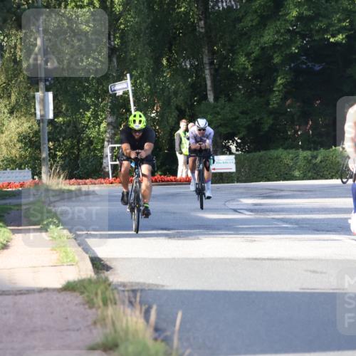 25.08.2024 - Elbe Triathlon Hamburg Fuchs,  Jonas http://msf.ph/oto/6853832 25.08.2024 09:17:40 Radfahren 257, 1851, 289, 323 meine-sportfotos.de