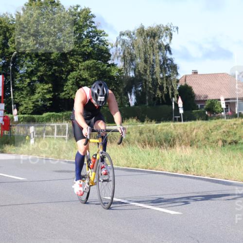 25.08.2024 - Elbe Triathlon Hamburg Fuchs,  Jonas http://msf.ph/oto/6853871 25.08.2024 09:17:42 Radfahren 1851, 289, 323 meine-sportfotos.de