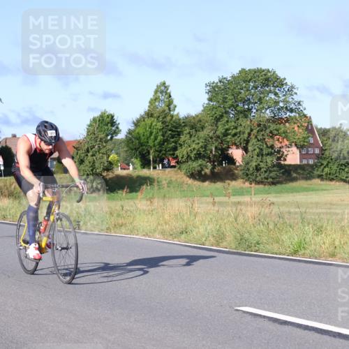 25.08.2024 - Elbe Triathlon Hamburg Fuchs,  Jonas http://msf.ph/oto/6853884 25.08.2024 09:17:42 Radfahren 1851, 289, 323 meine-sportfotos.de