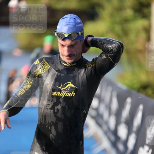 25.08.2024 - Elbe Triathlon Hamburg H.Heesch http://msf.ph/oto/6853953 25.08.2024 09:01:30 Schwimmen 135, 175, 210, 215, 238, 270, 284, 293, 318 meine-sportfotos.de