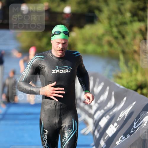 25.08.2024 - Elbe Triathlon Hamburg H.Heesch http://msf.ph/oto/6854011 25.08.2024 09:01:33 Schwimmen 135, 175, 210, 215, 238, 270, 284, 293, 318 meine-sportfotos.de