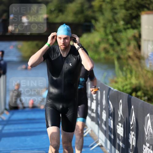 25.08.2024 - Elbe Triathlon Hamburg H.Heesch http://msf.ph/oto/6854114 25.08.2024 09:01:40 Schwimmen 135, 175, 210, 215, 244, 282, 284, 290, 293, 318, 385 meine-sportfotos.de